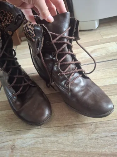 Bota Marrom Animal print