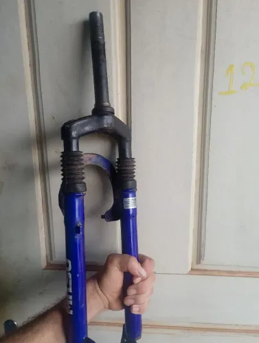 Vendo um garfo somente o amortecedor não está funcionando mais o resto tudo bom