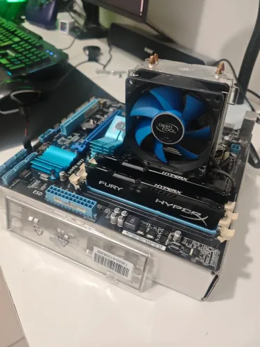 Kit AMD FX 8300. Placa mãe Asus M5A78-L USB 3.0 2x4 HyperX com cooler e espelho