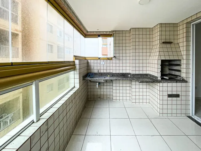 Apartamento à Venda em Praia Grande com 2 quartos, 2 banheiros, 1 vaga e 76m²