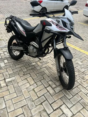 XRE 300 2020