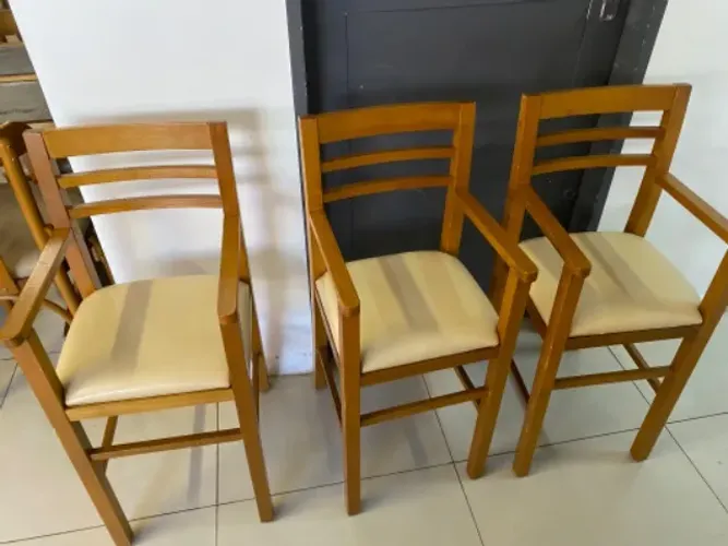 3 cadeiras/cadeirão infantil de madeira