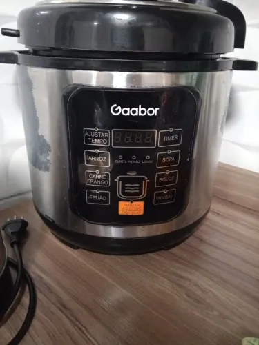 Vendo uma panela elétrica de pressão