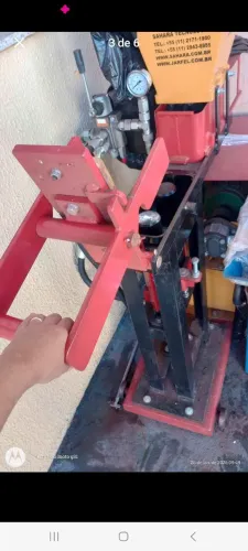Maquina de tijolo ecológico