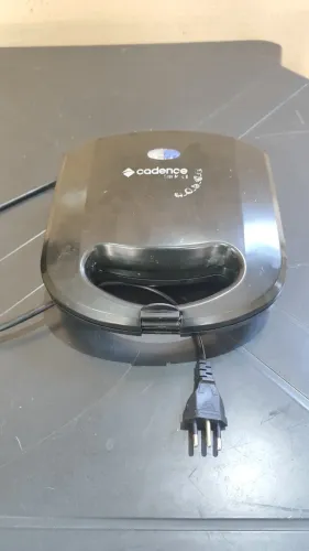 Sanduicheira Cadence 750W (Usada e Funcionando)