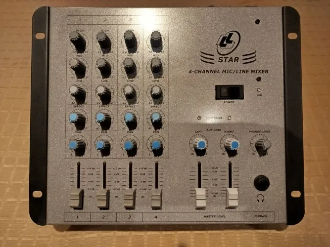 Mesa de Som STAR 4 Canais com Equalizador e Efeito