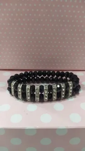 pulseira com pedraria preta e prata