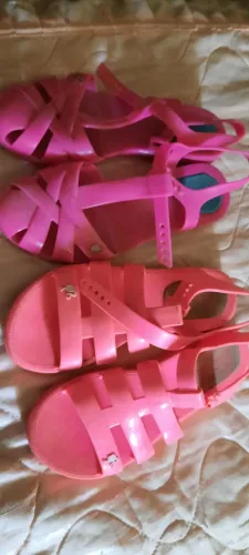 2 sandálias rosa tamanho ho 34
