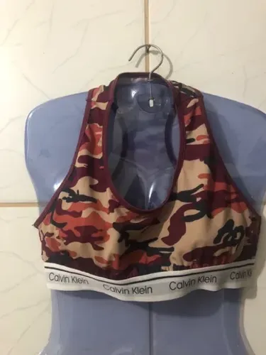 Top de ginastica/ fitness. Sem bojo (G)