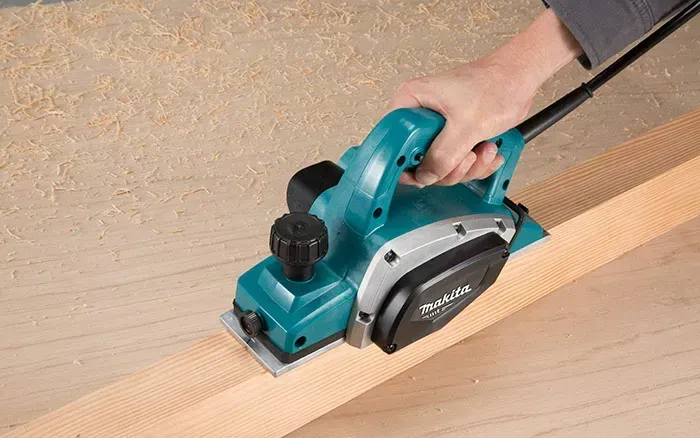 Plaina Elétrica 3.1/4Pol (82mm) 500W 220V - Makita
