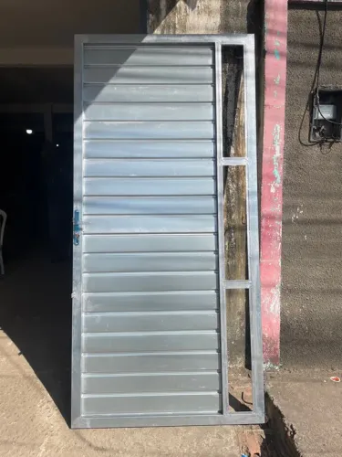Porta de frente 