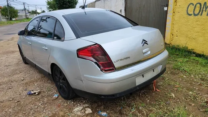 Tampa traseira citroen C4 pallas 