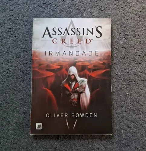 Livro - Assassin's Creed Irmandade (Brotherhood); livro muito novo