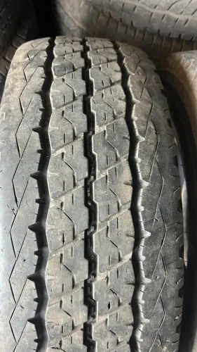 Pneu 215/70/15 Bridgestone Carga 75% vida