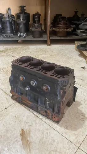Bloco do Motor Yanmar 4TNV88 Original Semi Novo