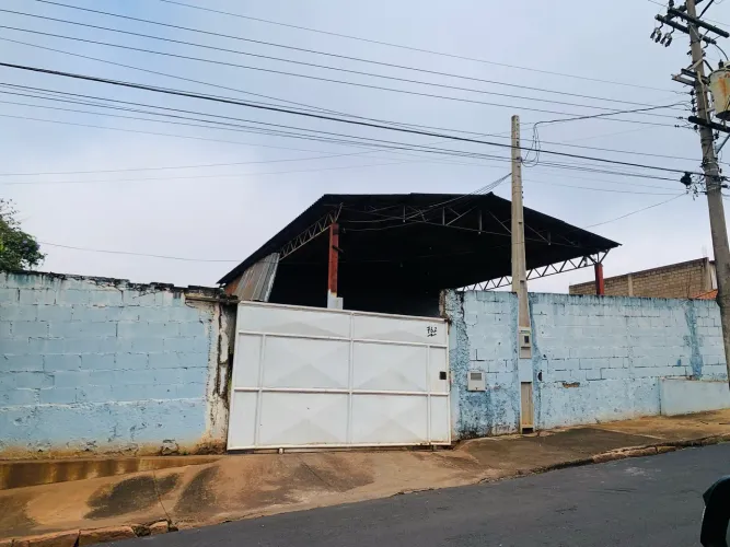 Alugo imóvel comercial - Centro de Olímpia 