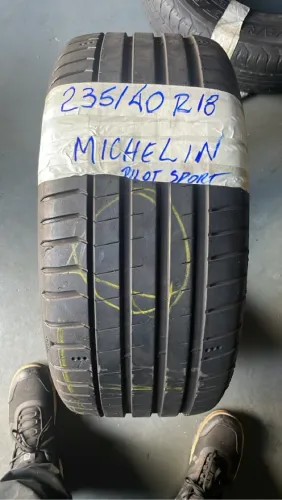 Pneu Michelin Pilot Sport 235/40 R18 1 unidade meia vida
