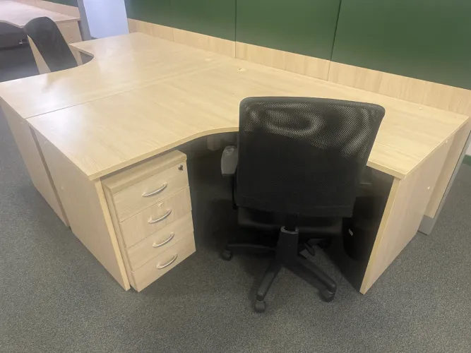 Conjunto Mesa em L + Gaveteiro + Cadeira