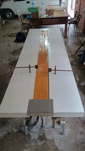 Máquina de brilho em batom a gás e elétrico