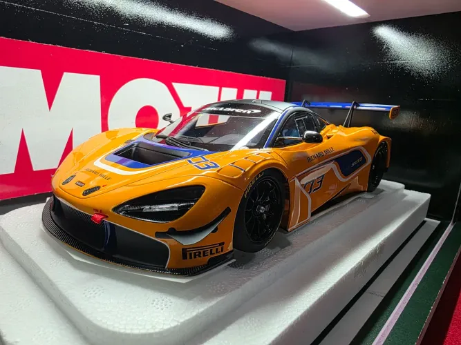 Miniatura 1:18 mclaren 720s gt3 corrida senna