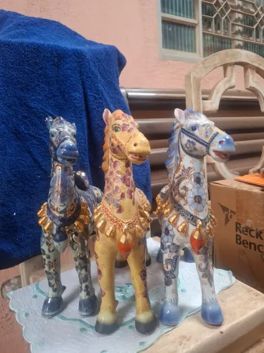 Cavalos em porcelana chinesa 