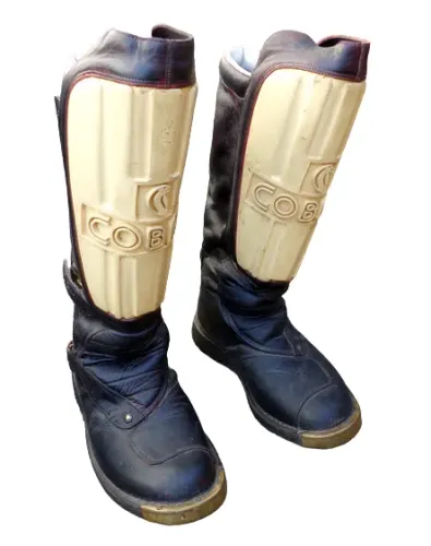 Bota marca Cobra raridade para motocros em couro
