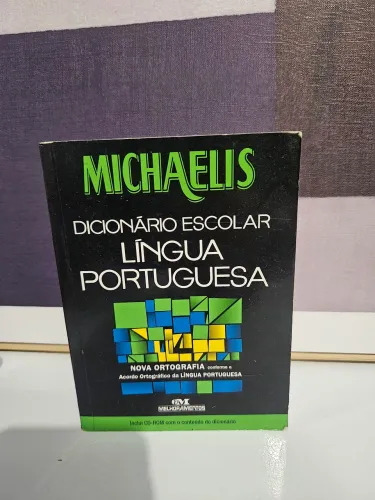 Dicionário Escolar Michaelis - Português