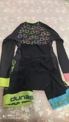Macaquinho de ciclismo