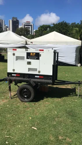 Geradores 20 kVA 10 kVA 120 kVA . Palco som iluminação painel 
