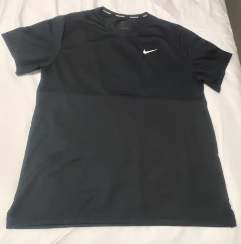 Camiseta Nike breathe (tamanho G)