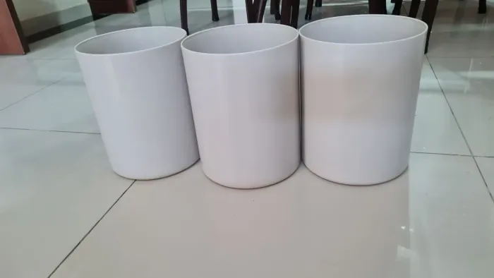 lixeiro plástico resistente