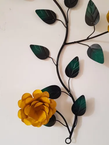 Decoração de Parede - Rosa de Metal Amarela