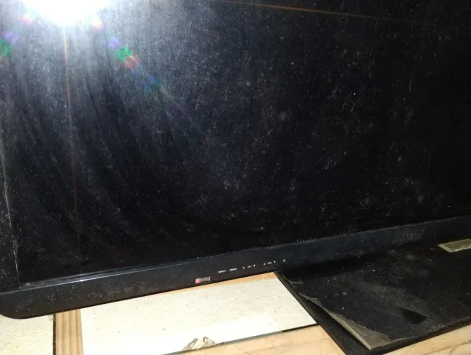 TV Semp Toshiba 49pol com controle.