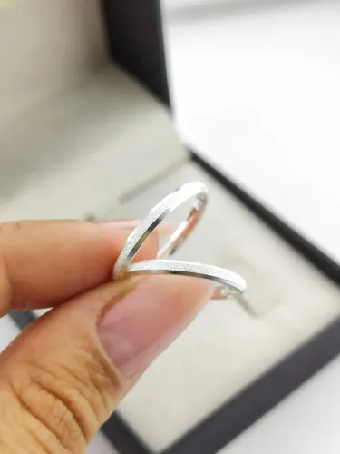 Par de Aliança 2,0 mm Diamantada chanfrada em Prata 950