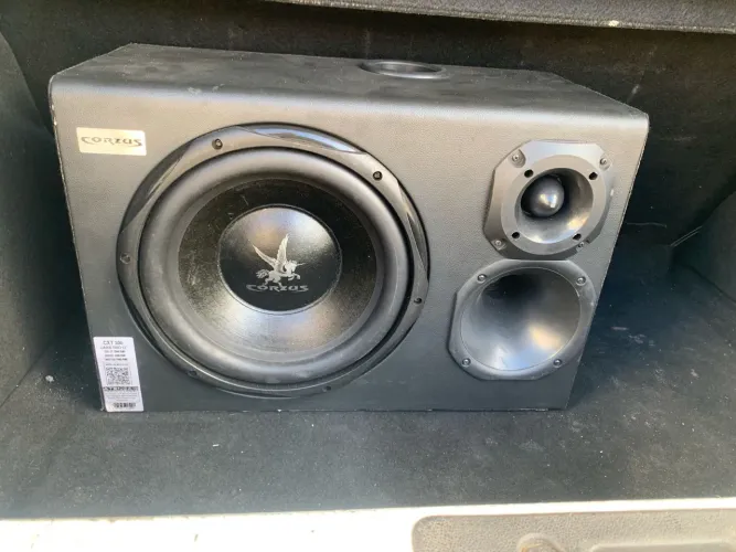 Caixa de som amplificado 