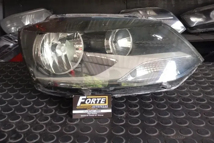 Farol direito fox 2010-2014
