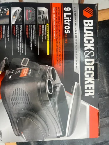 Mini geladeira Back & Decker para carro