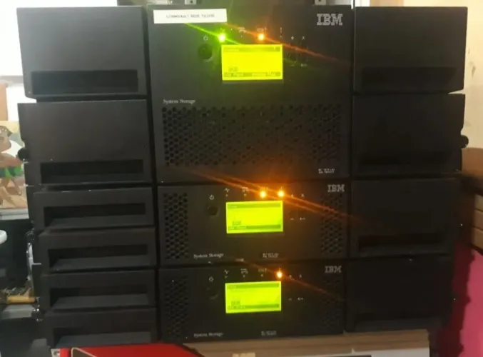 Robô IBM Unidade De Fita Magnética 