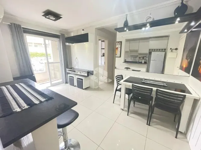 Apartamento com 2 quartos, mobiliado com vaga no Teresópolis
