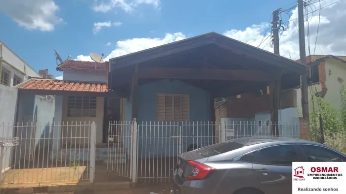 Casa à venda no Centro de Sumaré-SP, sendo 1 Casa na frente (2 dormitórios) e outra nos fu