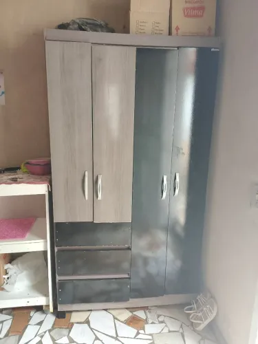Vende-se guarda roupa