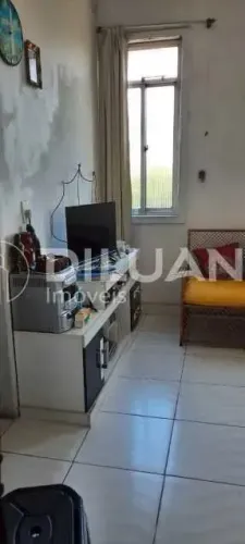 Casa de Rua, 80 m², composto de sala, copa, cozinha,02 dormitórios, área de serviço, em Sa