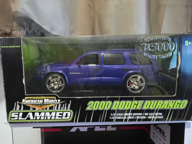 Miniatura Dodge Durango 2000 American Muscle 1:18 Nova na caixa rara