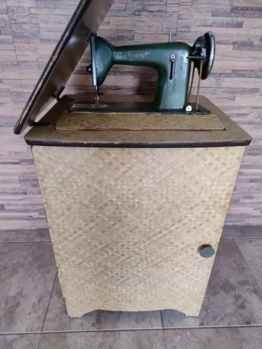 Máquina de costura antiga Vigorelli 