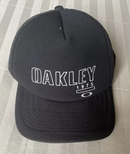 BONÉ OAKLEY ABA CURVA PRETO