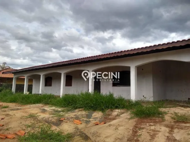 Casa com 4 dormitórios à venda, 235 m² por R$ 660.000,00 - Centro - Analândia/SP