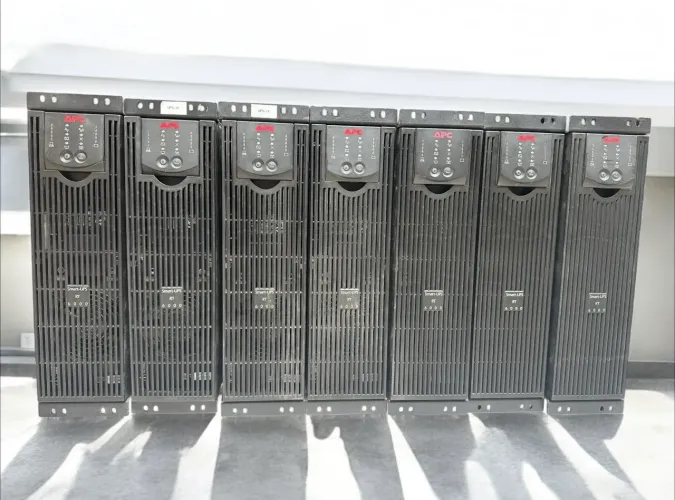 Nobreak apc de de 6 kva 