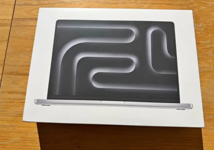 MacBook Pro 16.2 | 1TBSSD|36GB|M4MAX