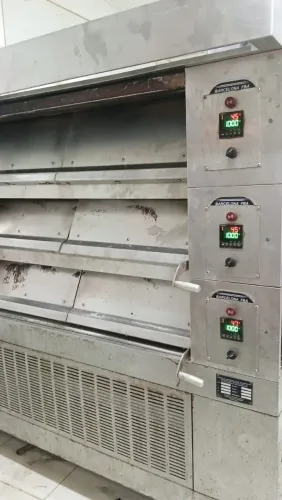 Forno de lastro Ferri Barcelona FBA 6x3 220 volts trifásico 