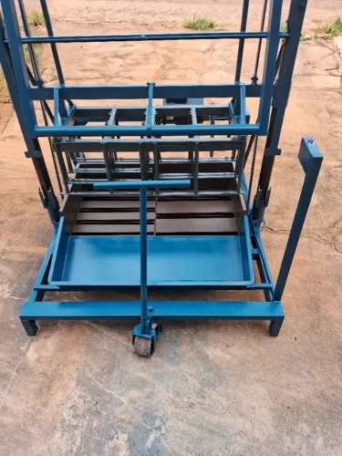 Poedeira de canaleta 